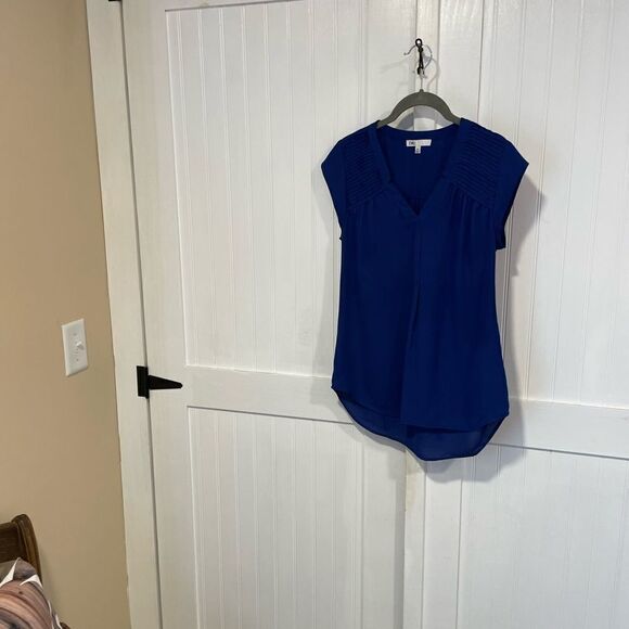 DR2 blue short sleeve top size PXS. Top is silky and feels great on! - Picture 2 of 4